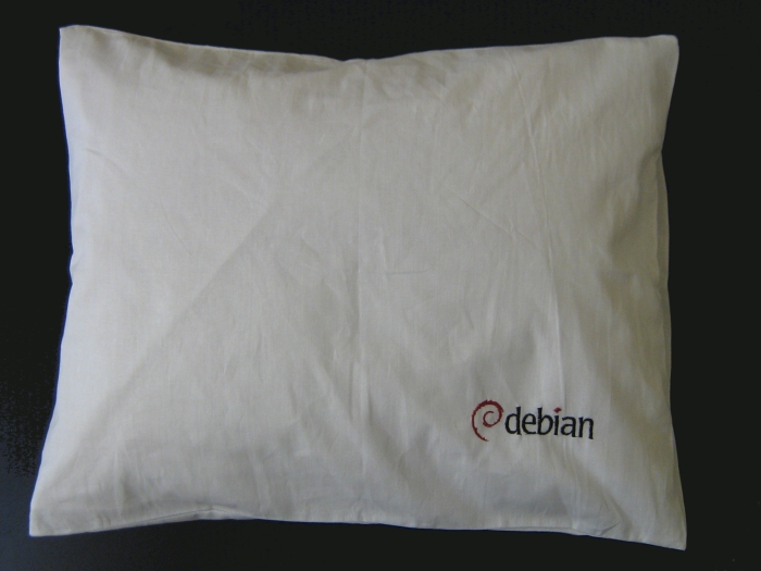 PingvinBolt.hu Debian kispárna