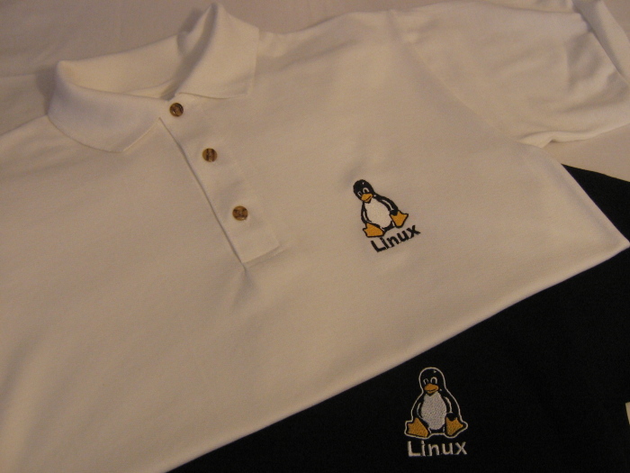 PingvinBolt.hu hímzett Linux póló
