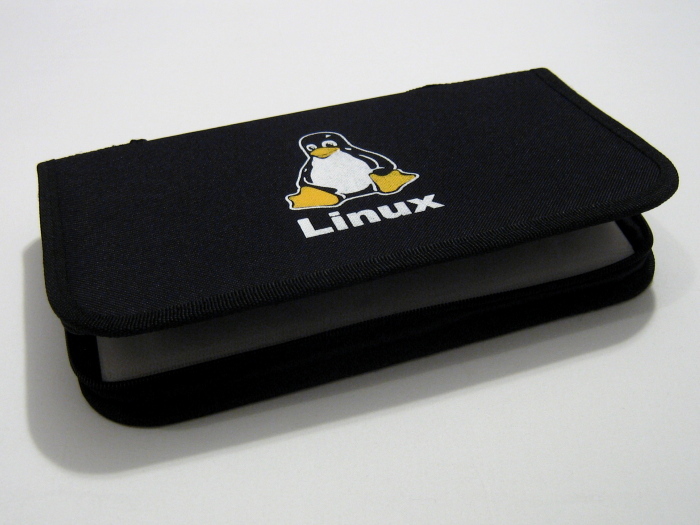 PingvinBolt.hu Linux CD táska