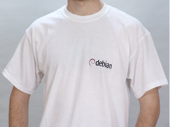 PingvinBolt.hu Debian póló