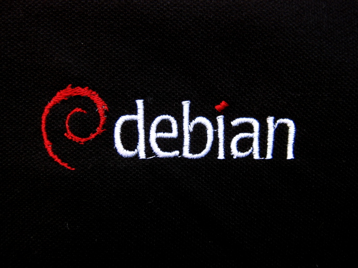 PingvinBolt.hu Debian póló
